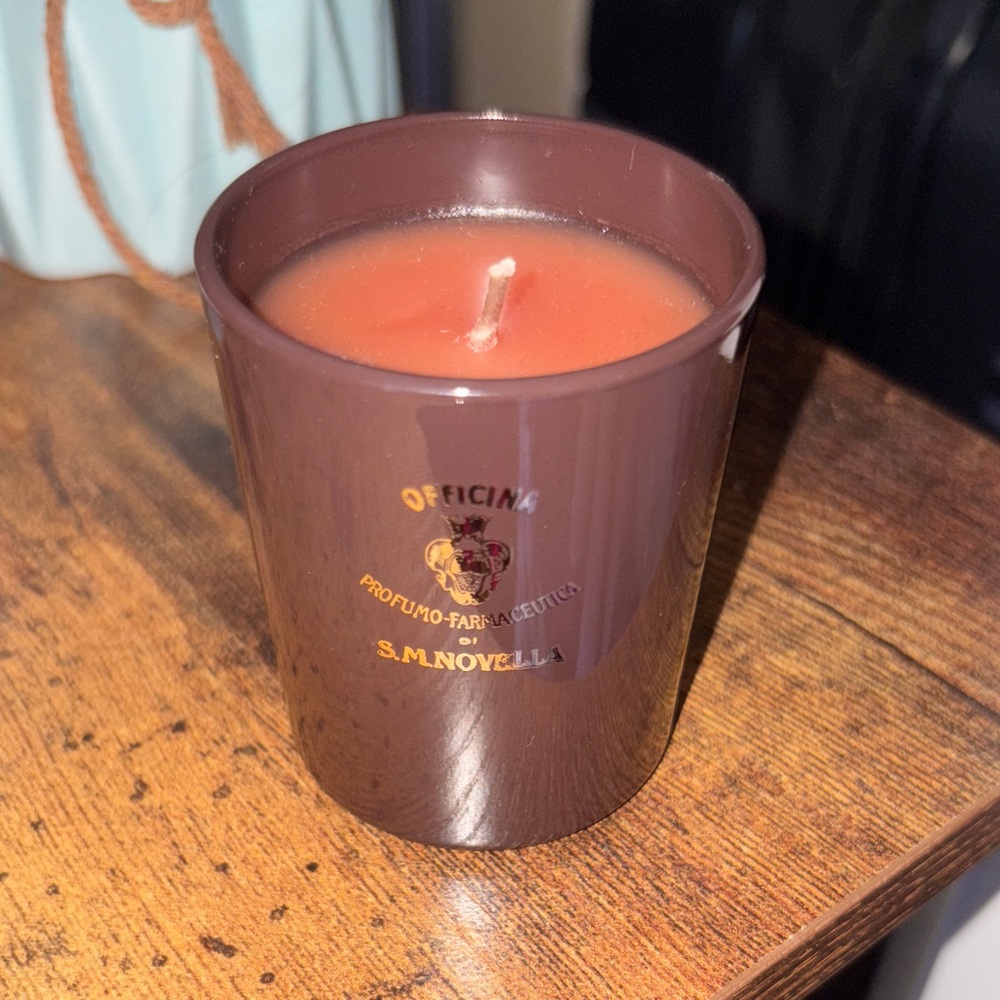 S.M. Novella Brown Scented Candle